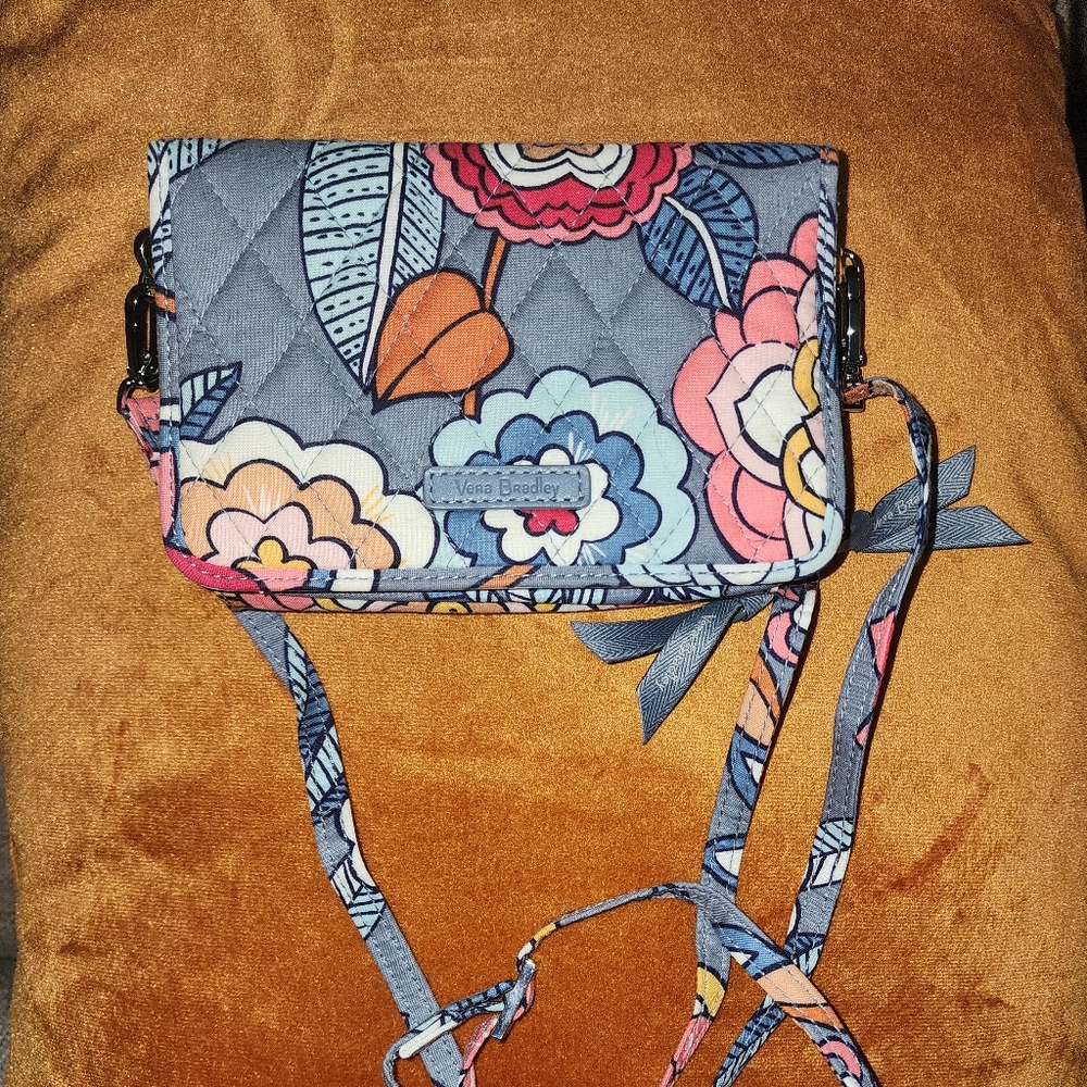 Vera Bradley Tropical Evening All in 1 RFID Crossbody Phone case Wristlet